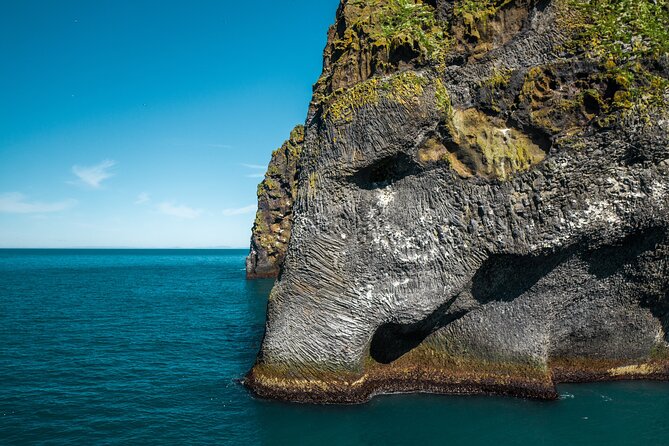 Puffin and Volcano Tour with Ebbi - Sprangan reveals Heimaey’s daring side
