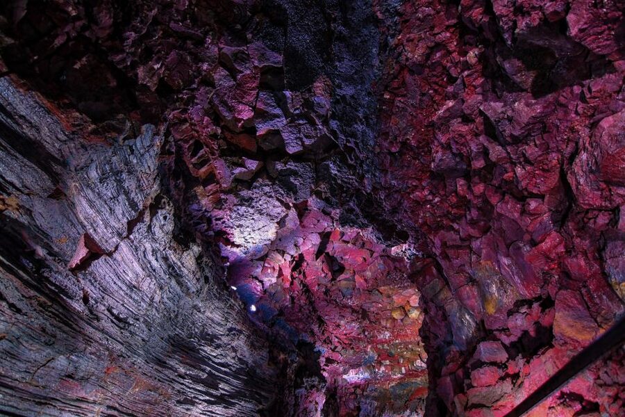Raufarhólshellir Lava Tunnel: Underground Expedition - Which guides and tour style make the biggest difference?