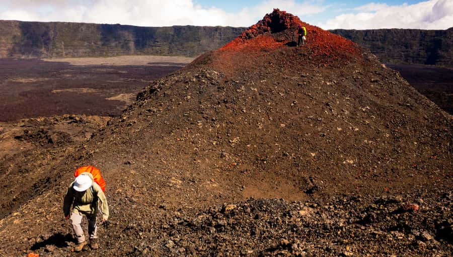 Réunion: Piton de la Fournaise Volcano off trail Hike - Food, equipment, and comfort during seven hours