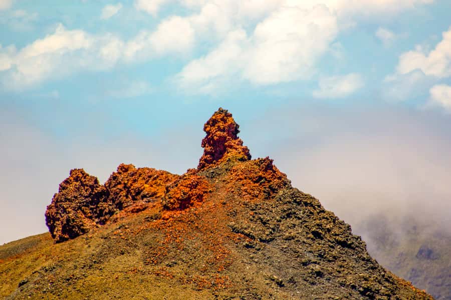 Réunion: Piton de la Fournaise Volcano off trail Hike - Starting at Pas de Bellecombe