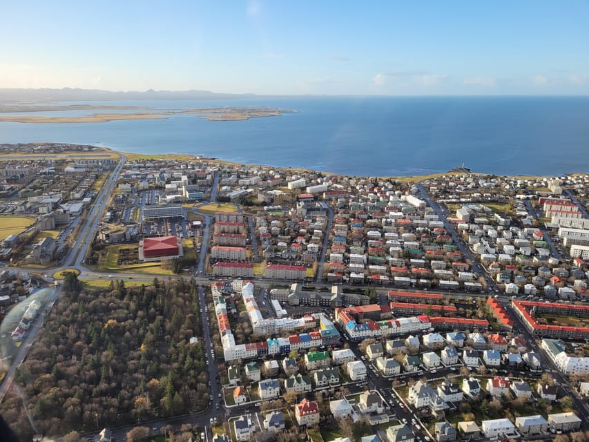 Reykjavik: 45-Minute Volcano Sightseeing Helicopter Tour - The value of a five-person flight