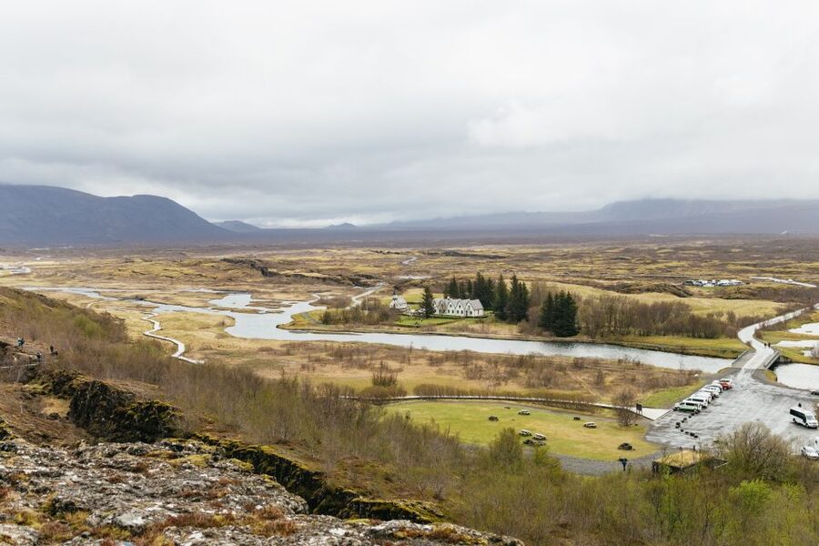 Reykjavik: Golden Circle, Crater & Blue Lagoon Minibus Tour - The guides are a big part of the value