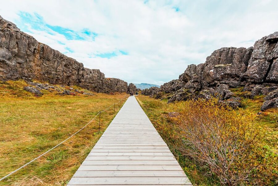 Reykjavik: Golden Circle Full-Day Tour with Kerid Crater - Geysir and Strokkur: the stop with the built-in show