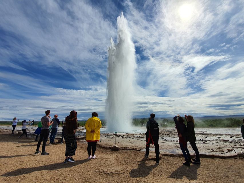 Reykjavik: Golden Circle, Kerid Crater, & Blue Lagoon Tour - Thingvellir: Icelandic history between two tectonic plates