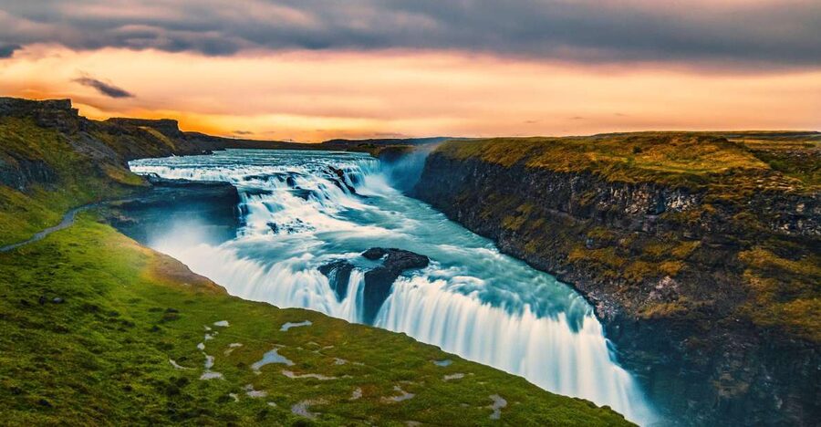 Reykjavik: Golden Circle, Tomato Farm and Kerið Crater Tour - The tour at a glance