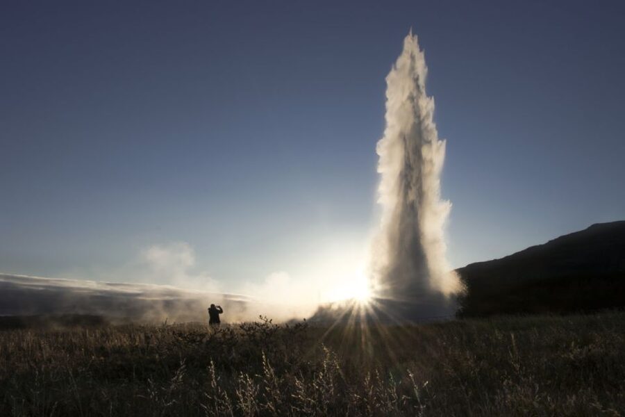 Reykjavik: Golden Circle, Tomato Farm and Kerið Crater Tour - Friðheimar, the greenhouse lunch worth planning for