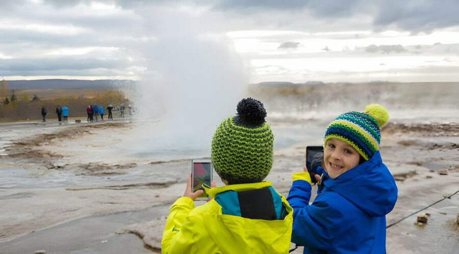 Reykjavík: Private Golden Circle Tour with Kerid Crater - Geysir shows Iceland’s heat at work