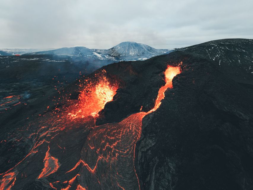 Reykjavík: Volcano Eruption Site and Reykjanes Hiking Tour - The Geldingadalur hike is the main event
