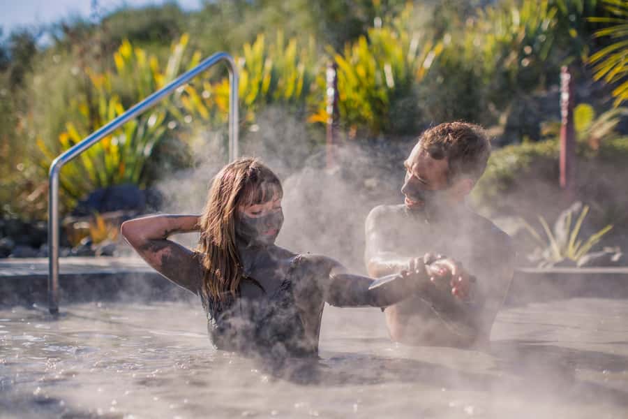 Rotorua: Hell's Gate Outdoor Mud Spa & Guided Walk - The geothermal walk through steam and boiling mud