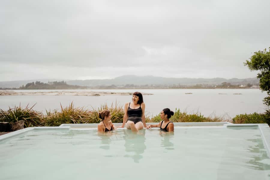 Rotorua Lake: Deluxe Lake Spa Geothermal Hot Spring Bathing - The Priest Spring pool for tired muscles