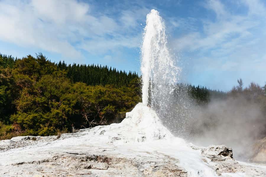 Rotorua: Wai-O-Tapu Geothermal Park Entry Ticket - Walking the three Wai-O-Tapu routes