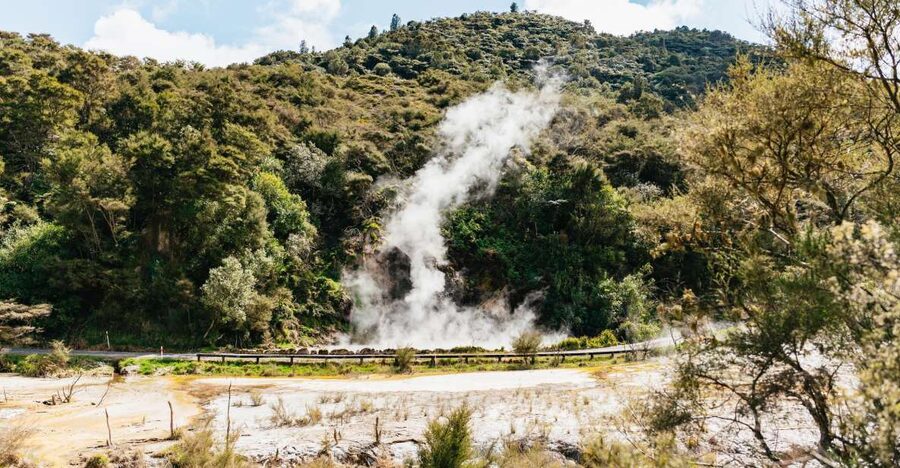 Rotorua: Waimangu Volcanic Valley Ticket & Self-Guided Walk - The valley walk, from easy viewing to longer hikes