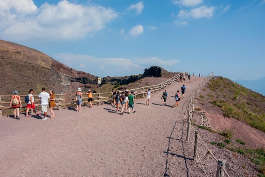 Round-Trip to Vesuvius National Park From Ercolano - Finding the bus at Ercolano Scavi Station