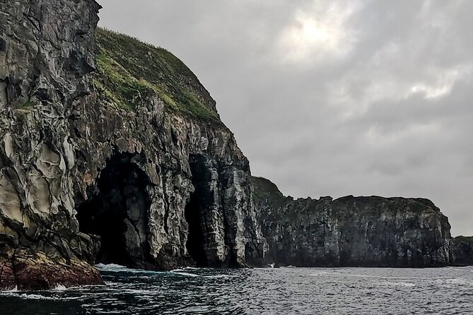 San Miguel: Boat Tour – Volcanic Wonders, Caves & History - What the boat ride is like in practice