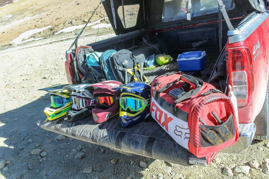 San Pedro de Atacama: Volcano Downhill Bike Tour - How the guides and support vehicle add value