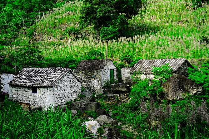 Santo Antão: Full-day Island Tour & Visit to Cova de Paúl Volcano Crater - Fontainhas and the narrow mountain road