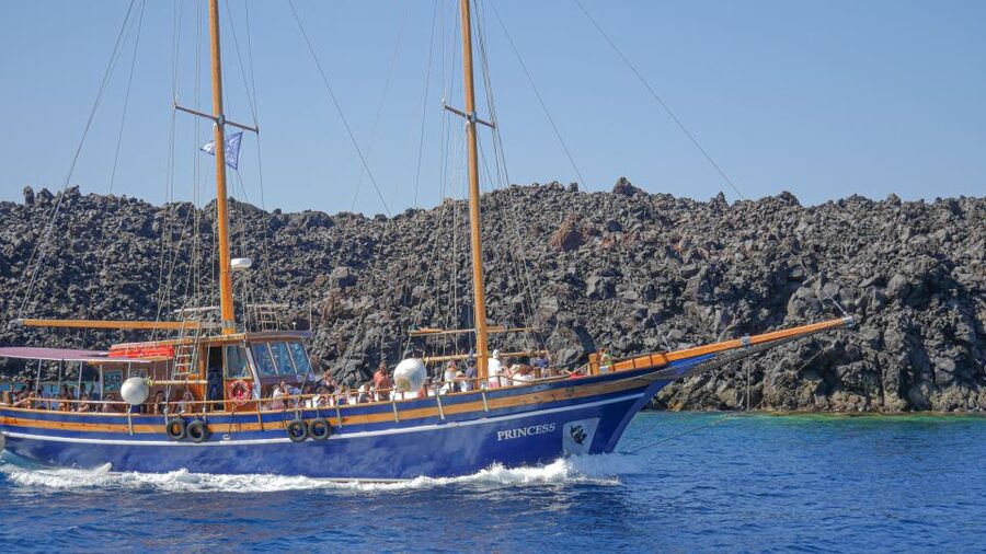 Santorini 2-Day Combo: Volcano Boat Cruise & Island Bus Tour - Day one: sailing toward Nea Kameni