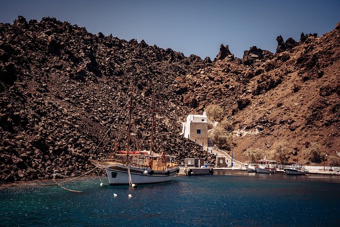 Santorini: Boat tour to Volcano, Hot Springs & Thirasia island - Palea Kameni hot springs and the swim from the boat