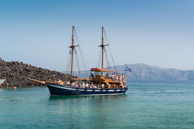 Santorini Caldera Cruise Tour (Volcano, Hot Springs, Thirassia) - The return ride and Santorini views