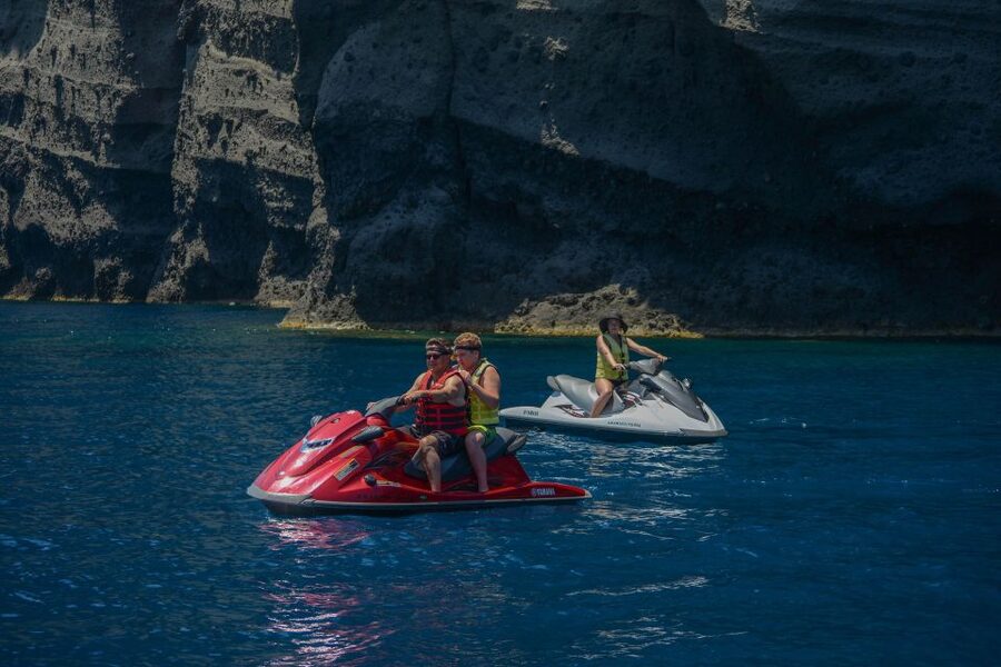 Santorini:Volcanic Beaches Cruise With Jet Ski - Does the $400 price offer fair value?