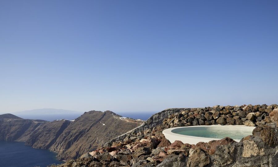 Santorini: Volcanic Hot-Tub Experience with Caldera Views - Key points to know before booking