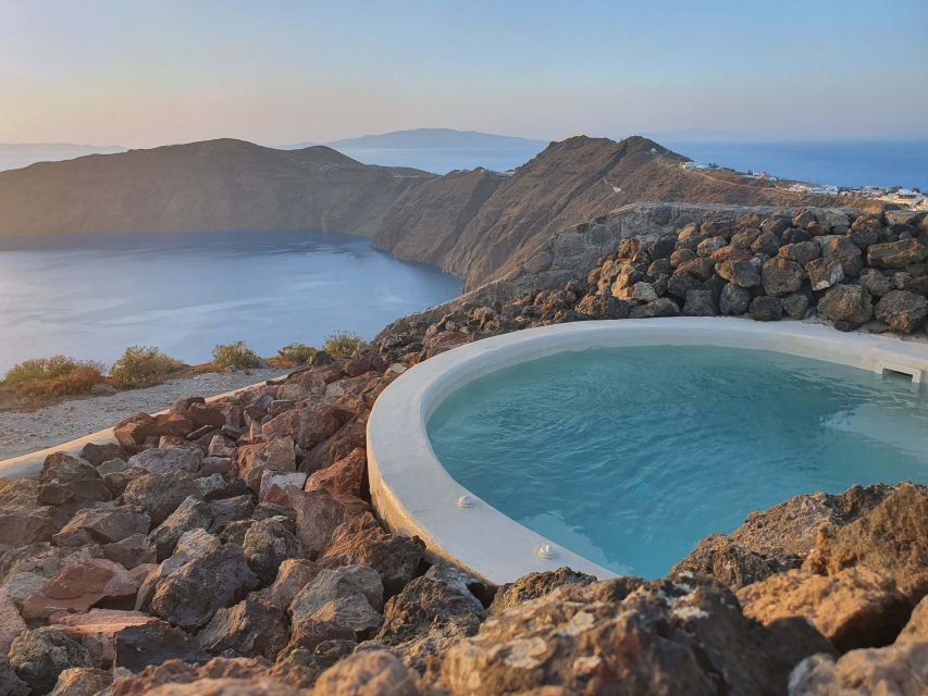 Santorini: Volcanic Hot-Tub Experience with Caldera Views - Drinks, fruit, and small comforts