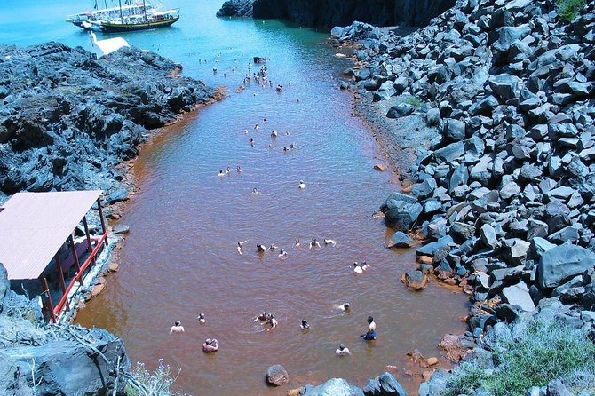 Santorini Volcanic Islands Cruise: Volcano,Hot Springs,Thirassia and Oia Sunset - Thirassia: Lunch by the Water or a Climb to Manolas