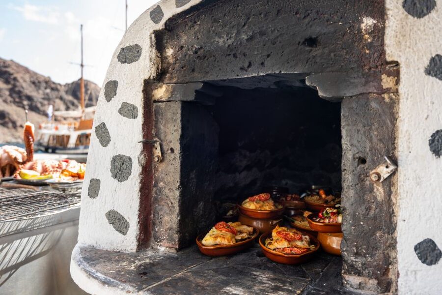 Santorini: Volcanic Islands Cruise with Hot Springs Visit - Five things to know before you book