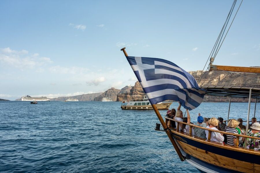 Santorini: Volcanic Islands Cruise with Hot Springs Visit - Should you book the Santorini volcanic islands cruise?