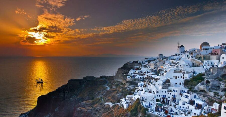 Santorini: Volcanic Sunset Cruise with Dinner - Key points to know before you book