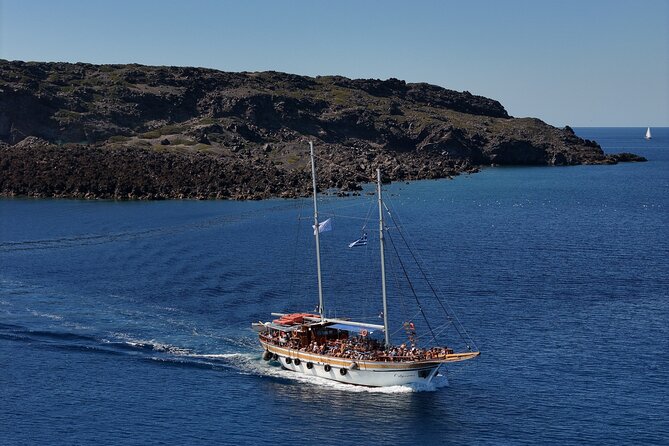 Santorini - Volcano and Hot springs Boat Trip with Bus Transfer - The essential details at a glance