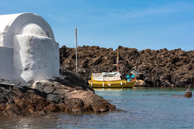Santorini Volcano Half Day Tour - The boat, guides, and group size