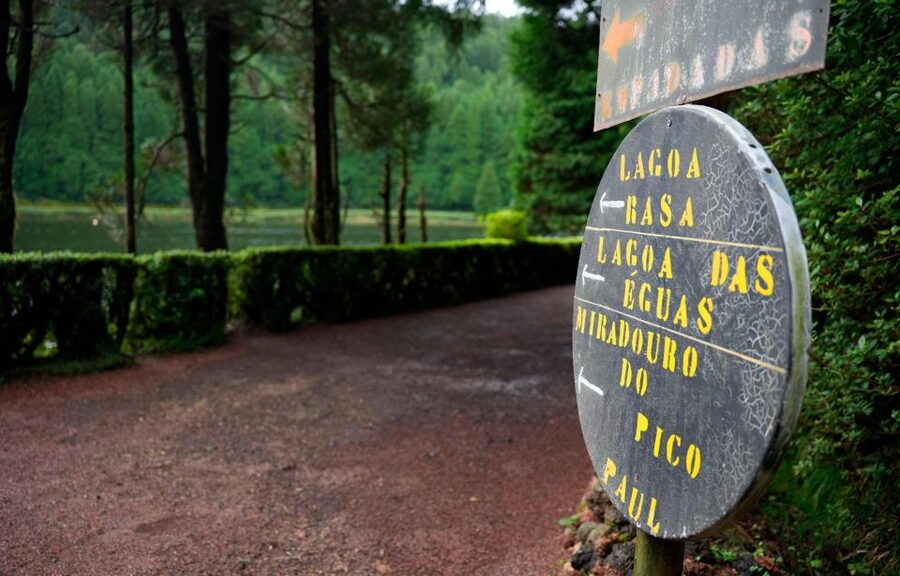 São Miguel: Sete Cidades and Crater Lakes Hike - Mosteiros and the Ferraria lava platform