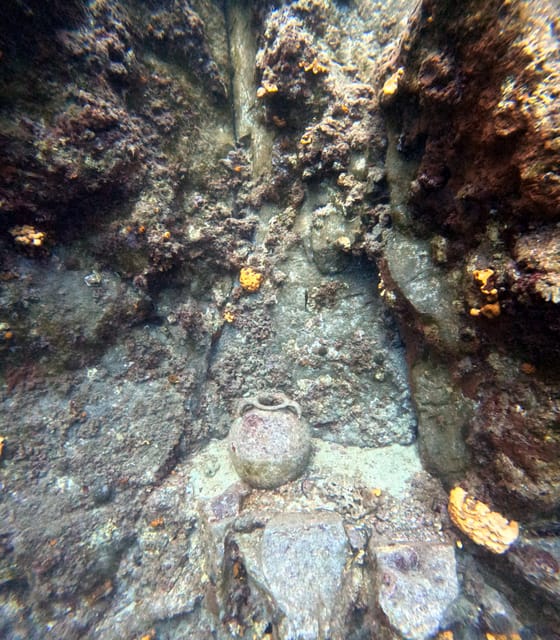 Scuba Diving in the Volcanic Caldera/shorelines of Santorini - Why Santorini’s underwater world is different