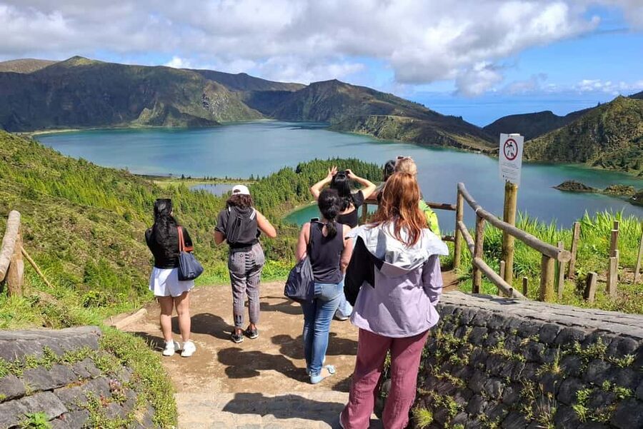 Sete Cidades & Lagoa do Fogo: Crater Lakes Adventure Tour - Quick takeaways before you book