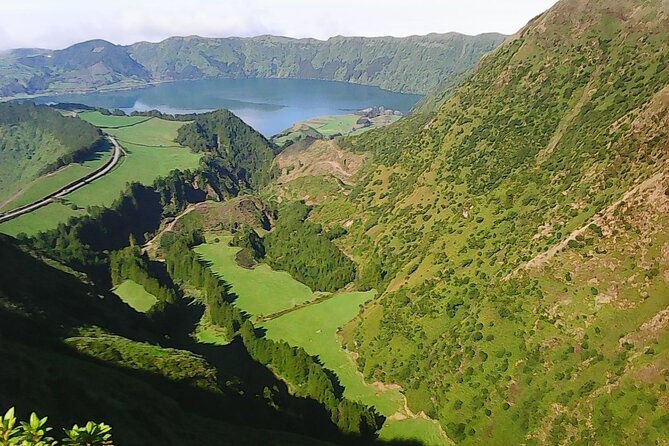Shore Excursions to the volcano and crater of Lagoa das Sete Cidades - Pineapples First: A Gentle Start at Plantação de Ananás