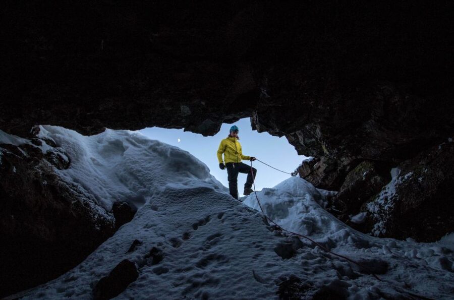 Silfra: Leidarendi Lava Caving & Snorkeling Tour with Photos - The photos and the small-group advantage