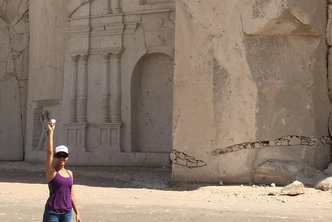 Sillar Route in Arequipa and viewpoint of the Volcanoes - Culebrillas canyon and the petroglyph walk