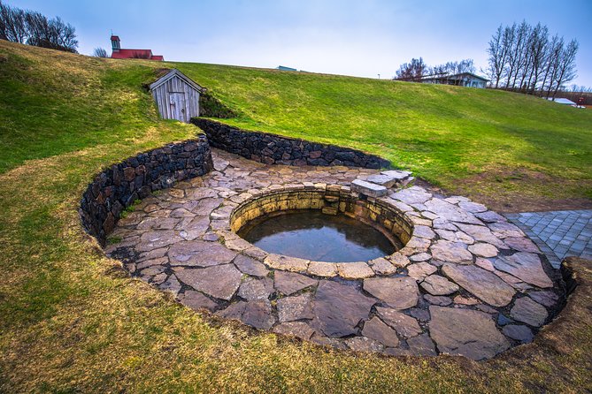 Silver Circle: Lava Cave, Waterfalls & Iceland Horses-Small Group - Deildartunguhver, Iceland’s powerful hot spring