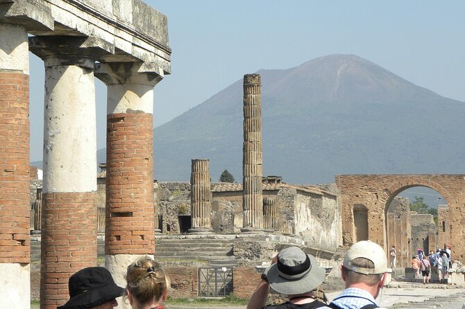 Skip-The-Line Tickets VIP Small Group Tour To Pompei and Vesuvius - Lunch: useful fuel, not the main attraction