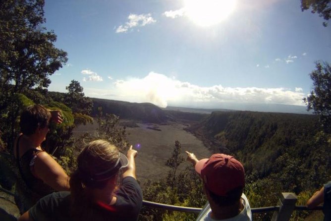 Small-Group Big Island Tour: Hawaii Volcanoes National Park and Kona Coffee Farm - Thurston Lava Tube: the easiest dramatic walk