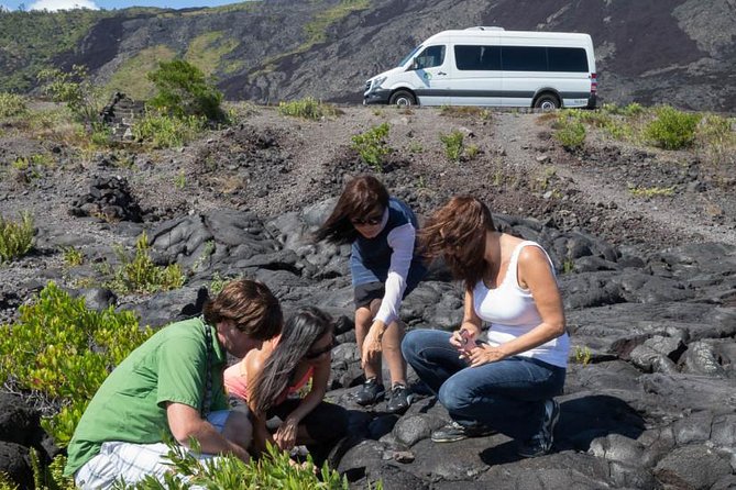 Small Group Big Island Twilight Volcano and Stargazing Tour - Dinner and the long road to the stars