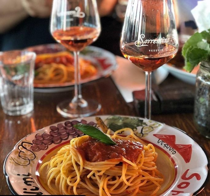 Sorrento: Pompeii and Vesuvius Day Trip with Entry and Lunch - Key points at a glance