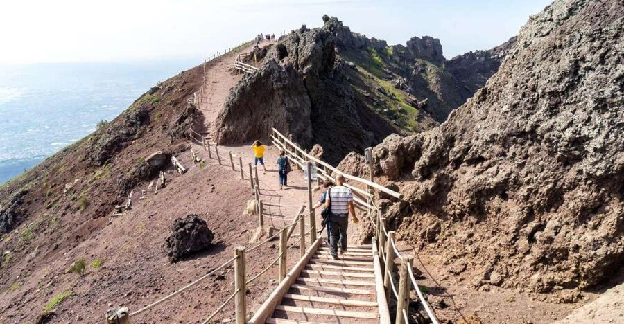 Sorrento: Vesuvius Day Trip with Entry and Lunch - Lunch first, then the volcano