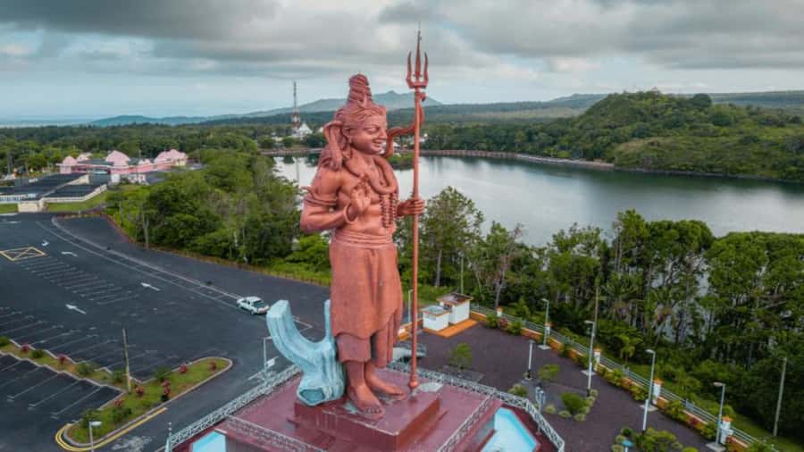 Southern Mauritius: Volcanoes & Coloured Earth - Trou aux Cerfs: a quick look into Mauritius’s volcanic past