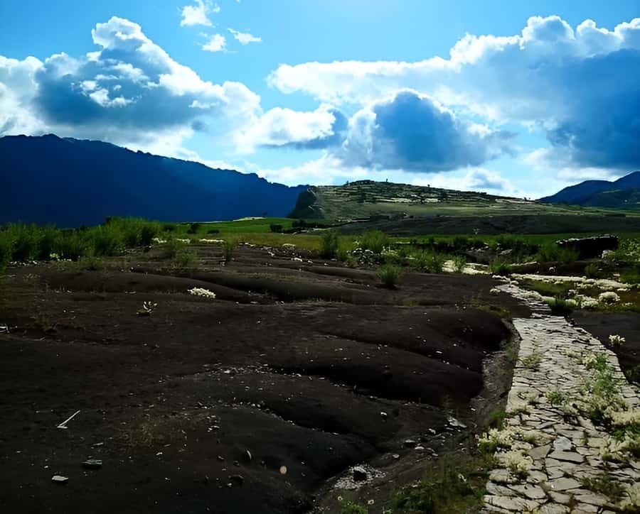 Sucre: 1-Day Trek in the Crater of Maragua and Inca Trails - Maragua Crater and La Garganta del Diablo