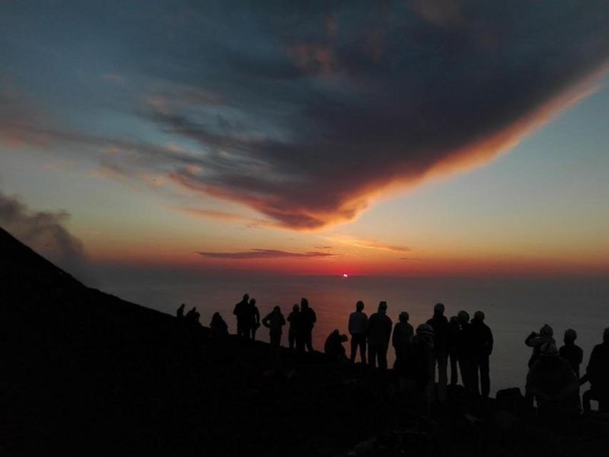 Sunset Trekking on vulcano Stromboli - FAQ