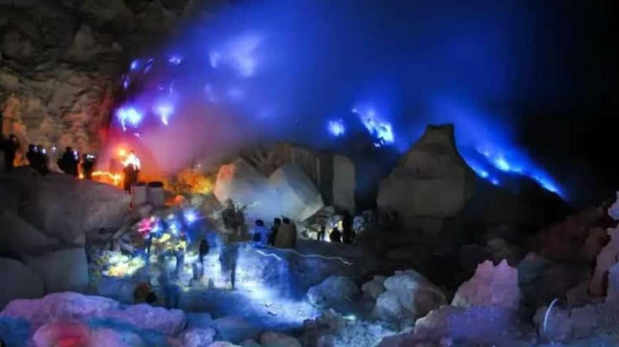 Surabaya/Malang: 3-Day Tumpak Sewu Bromo Ijen Volcano Tour - Why this three-day route works