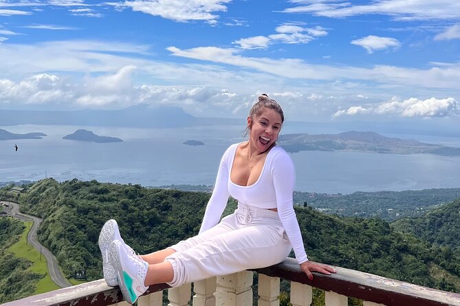 Tagaytay Day Tour sightseeing with Panoramic Taal volcano view - Tagaytay Museum and Ramón Orlina’s Glass Art