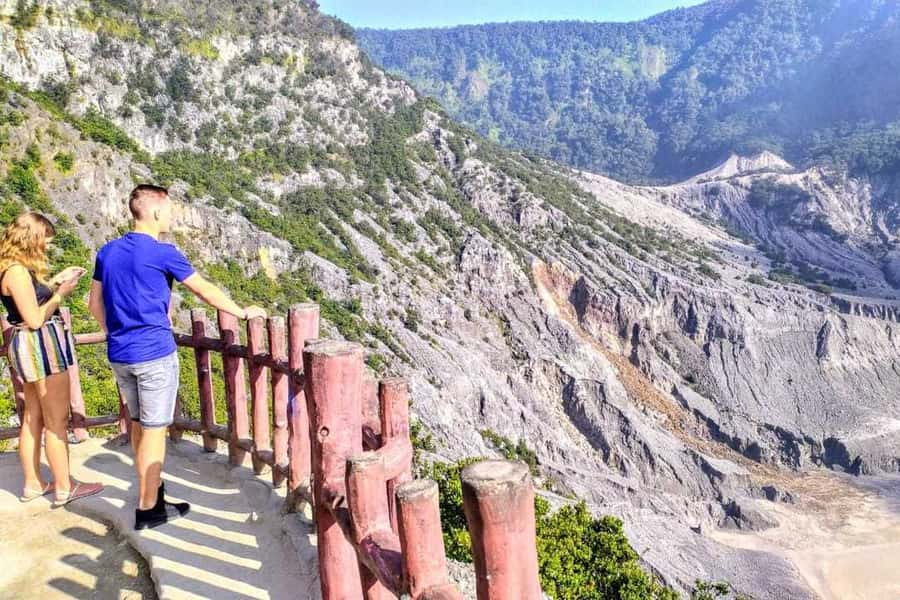 Tangkuban Perahu Crater Tour from Bandung - Why this day trip works from Bandung